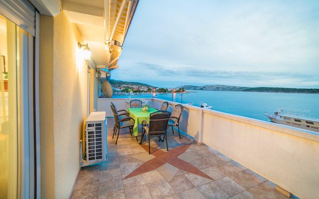 Captain'S Apartment Barbat na Rabu Exterior foto