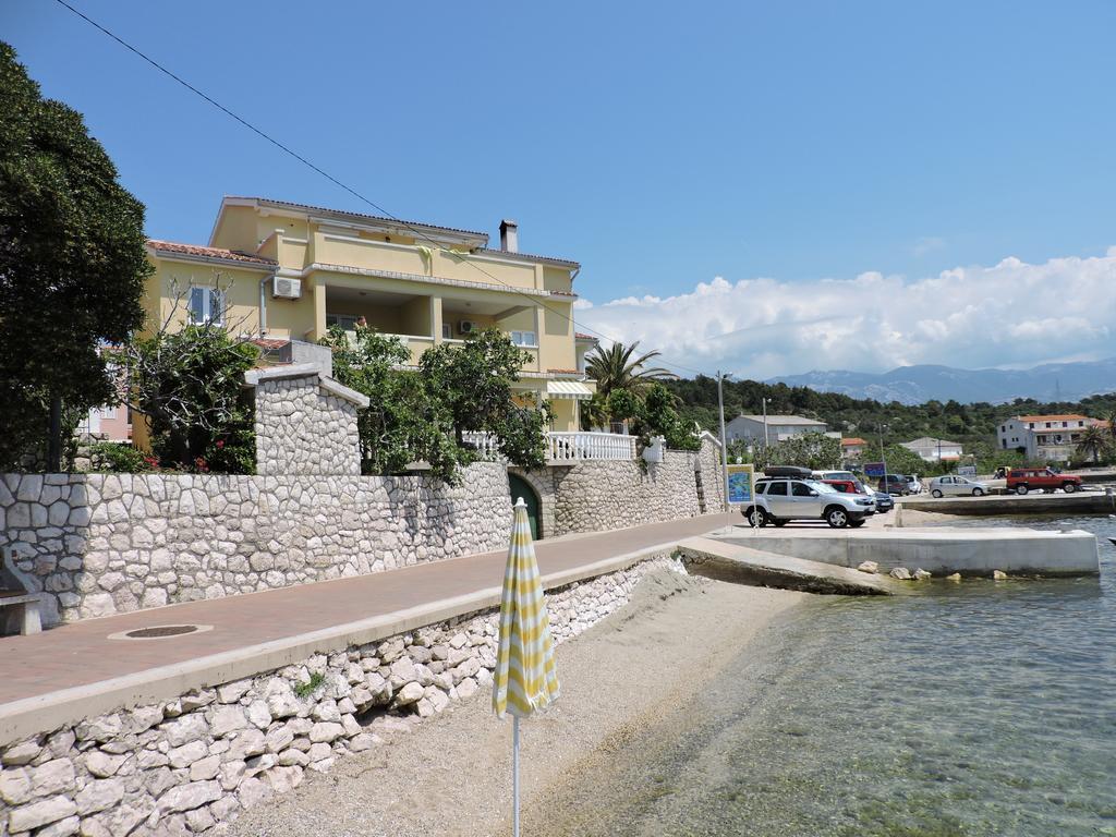 Captain'S Apartment Barbat na Rabu Exterior foto